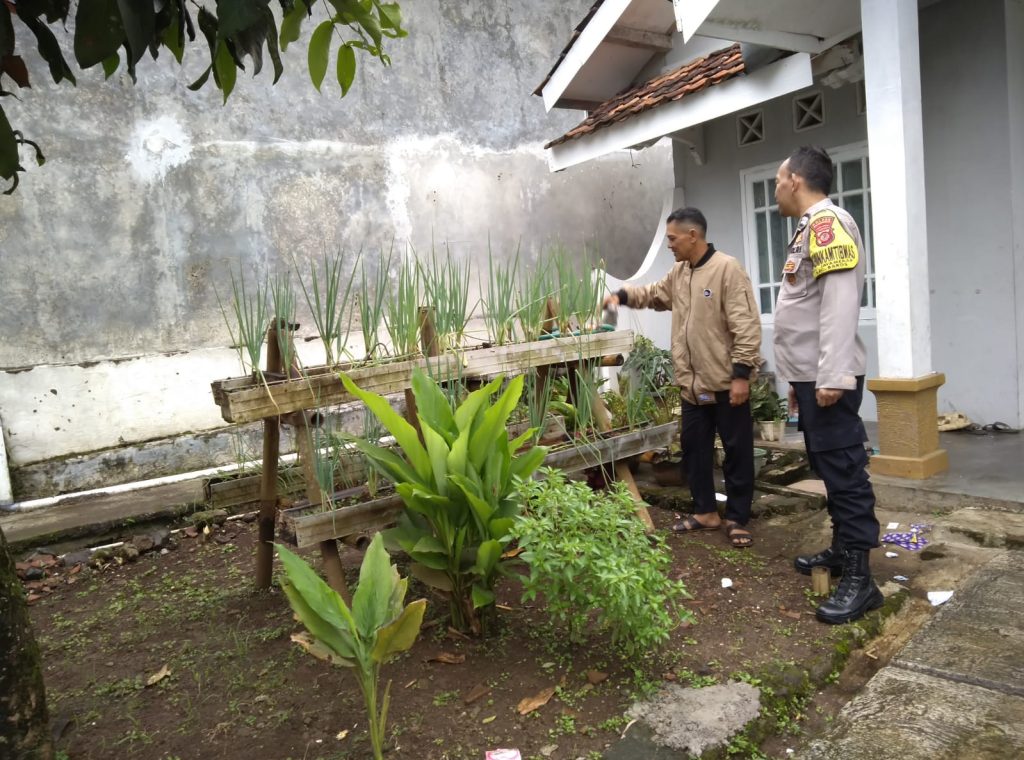 Membangun Ketahanan Pangan, Polsek Baros Sambangi Warga Binaan