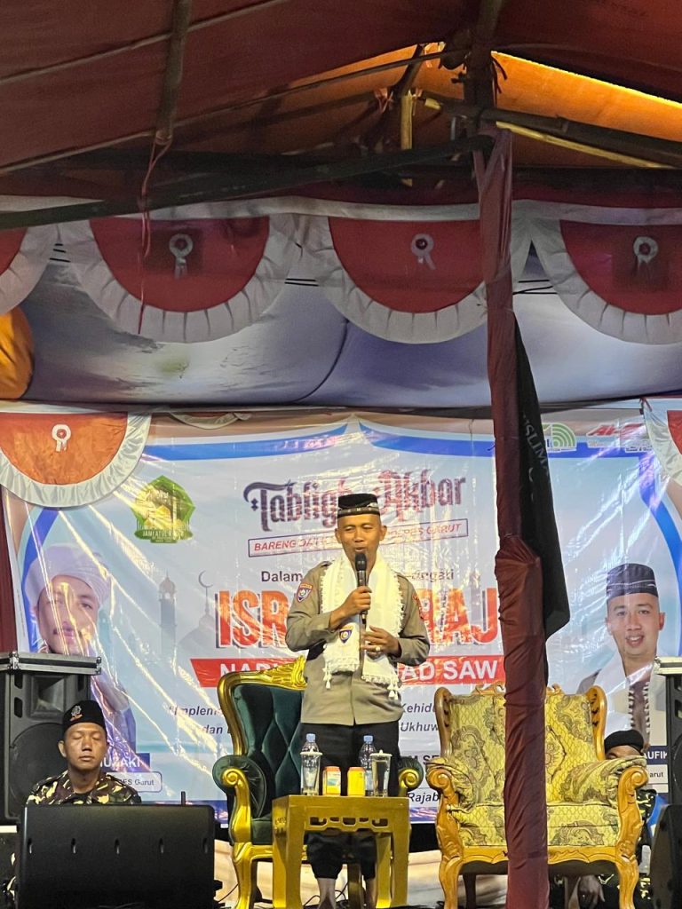 Polres Garut Berikan Pembinaan dan Penyuluhan Dalam Peringatan Isra Mi’raj Nabi Muhammad SAW 1446 H di Desa Girimukti