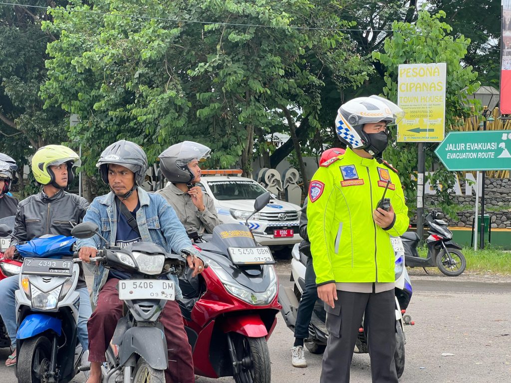 Peningkatan Arus Wisatawan di Garut, Polres Garut Lakukan Pengamanan di Tempat Wisata dan Jalur Lalu Lintas