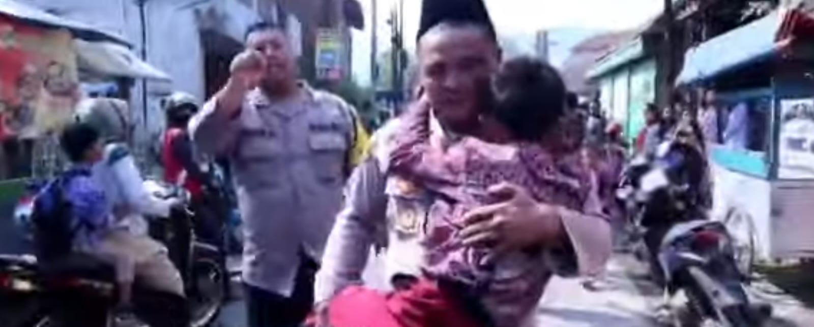 Kapolda Jabar Apresiasi Anggota Polisi yang Selamatkan Bocah dari Menara Seluler