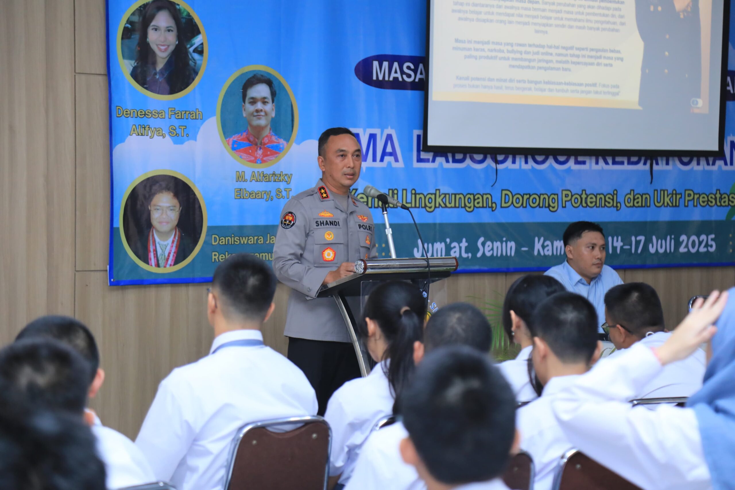 Beri Materi di MPLS SMA Labschool, Kadiv Humas Berikan Motivasi Hadapi Bonus Demografi