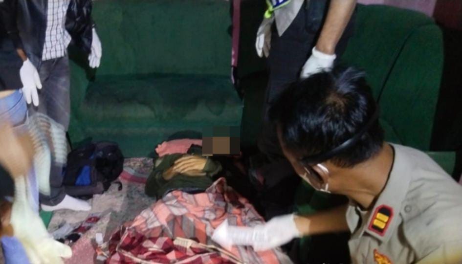 Tamu Tak Beridentitas Meninggal Di Rumah Warga, Polsek Pasirwangi Lakukan Cek Tkp