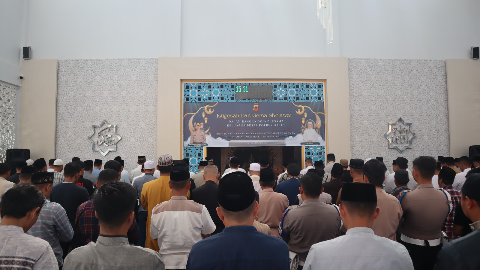 Polres Garut Gelar Istighosah dan Gema Sholawat untuk Keamanan Daerah dan Doa bagi Almarhum Aipda Cecep Saiful Bahri