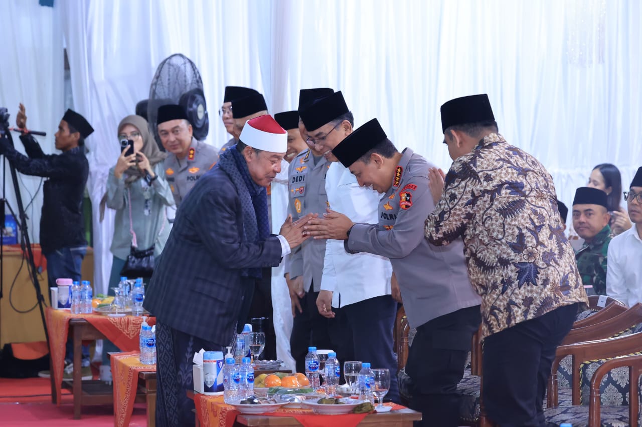 Kapolri Hadiri Haul Pondok Buntet Pesantren di Cirebon, Ulama dan Polri saling Melengkapi