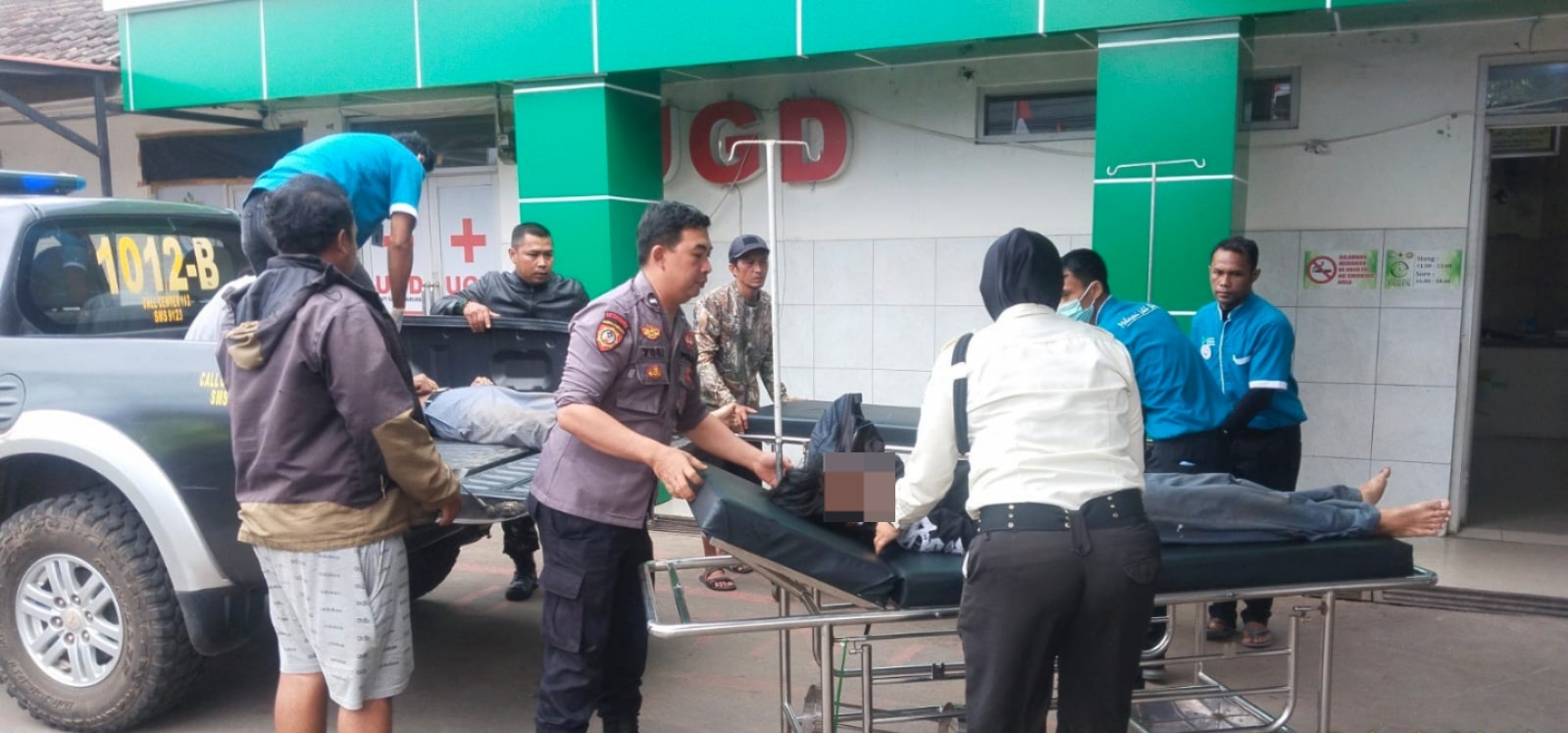 Polisi Evakuasi Laka Tunggal, Sepeda Motor Oleng, Dua Pelajar Tabrak Pagar