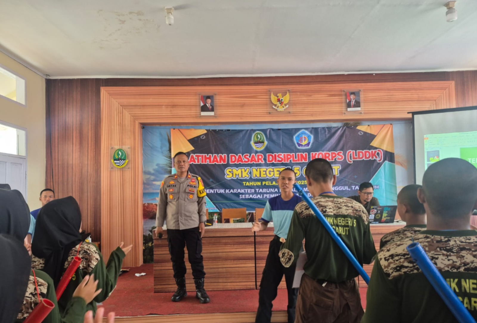 Bangun Disiplin Pelajar, Polsek Cikelet Sosialisasi Lalu Lintas dan Narkoba