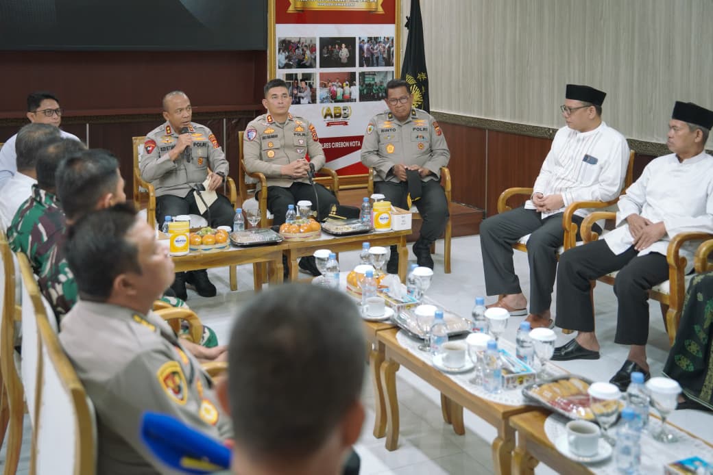 Kapolda Jabar Silaturahmi dengan Forkopimda Kota Cirebon, Tokoh Agama dan Tokoh Masyarakat