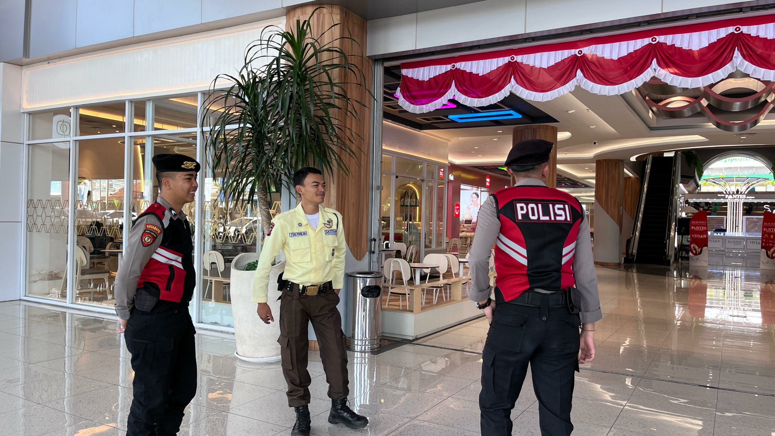 Sat Samapta Polres Garut Lakukan Patroli Dialogis di Beberapa Titik Keramaian Antisipasi C3