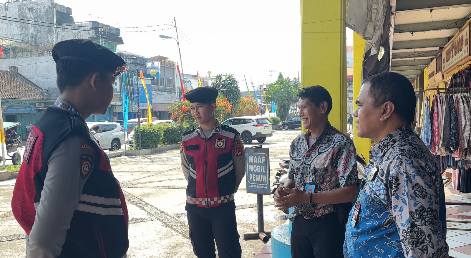 Sat Samapta Polres Garut Lakukan Patroli Dialogis di Beberapa Titik Keramaian Antisipasi C3