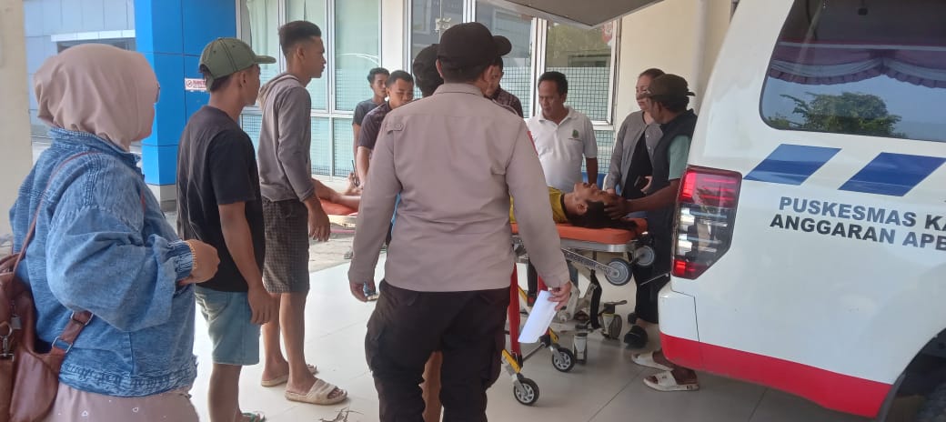 Respon Cepat Polsek Cibalong Evakuasi Korban Tersengat Listrik di Kampung Yayasan
