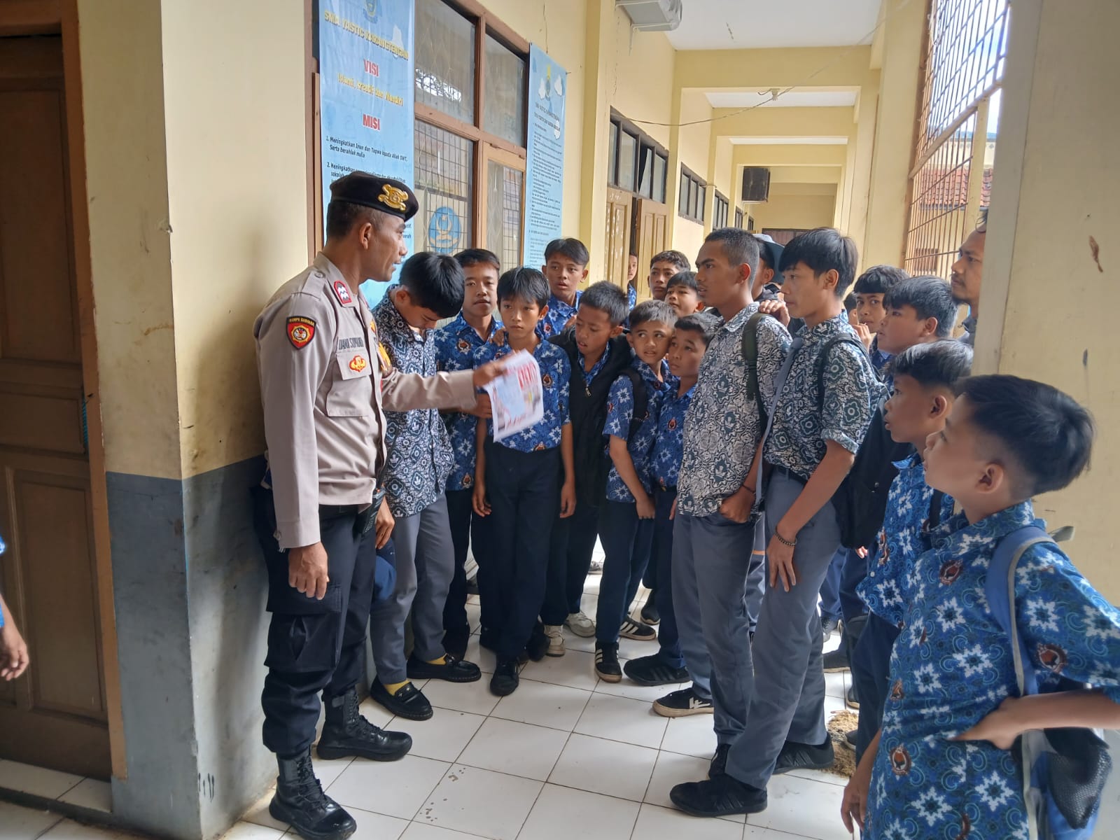 Polsek Sukawening Sosialisasikan Maklumat Kapolda Jabar Tentang Pemberantasan Premanisme dan Geng Motor