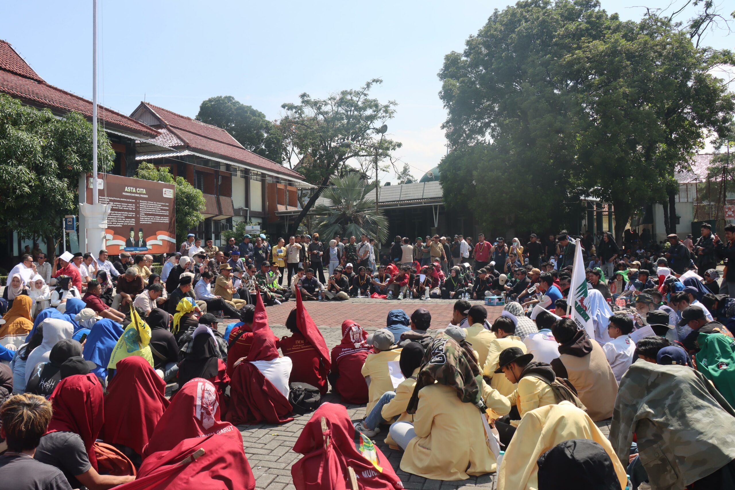 Forkopimda Duduk Bersama Temui Massa, Kapolres Garut Puji Aspirasi yang Disampaikan dengan Tertib