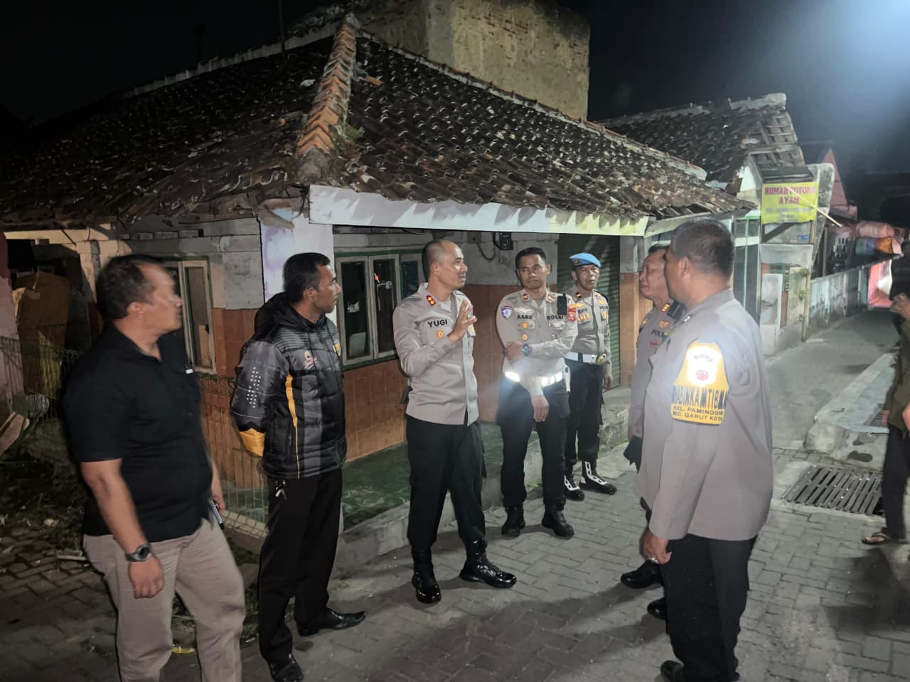 Turun ke Poskamling, Kapolres Garut Ajak Warga Jaga Kamtibmas