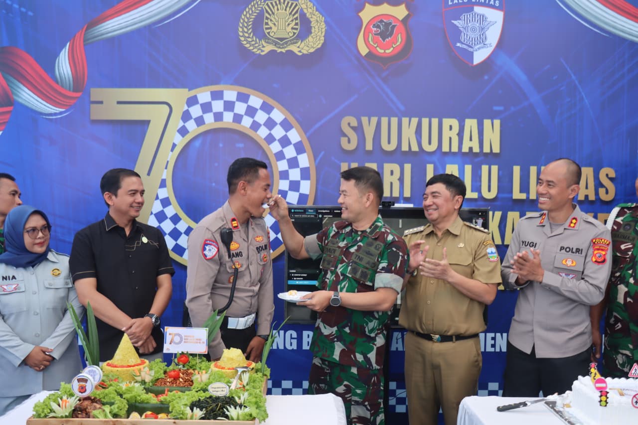 Forkopimda & Komunitas Media Beri Kejutan Potong Tumpeng di Groundbreaking ETLE Garut