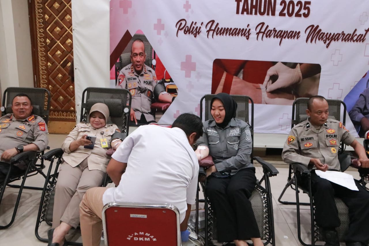 Polda Jabar Sukses Gelar Donor Darah, Kumpulkan 1.300 Kantong Darah dalam Rangka Hari Jadi Ke-74 Humas Polri