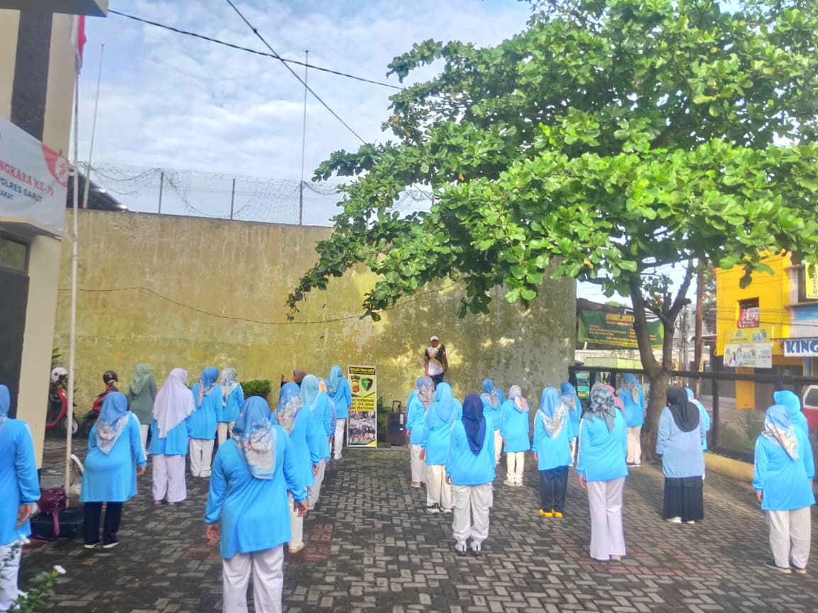 Polres Garut Gelar Pemeriksaan Kesehatan dan Senam Prolanis: Wujud Kepedulian Terhadap Anggota Penderita Hipertensi dan Diabetes