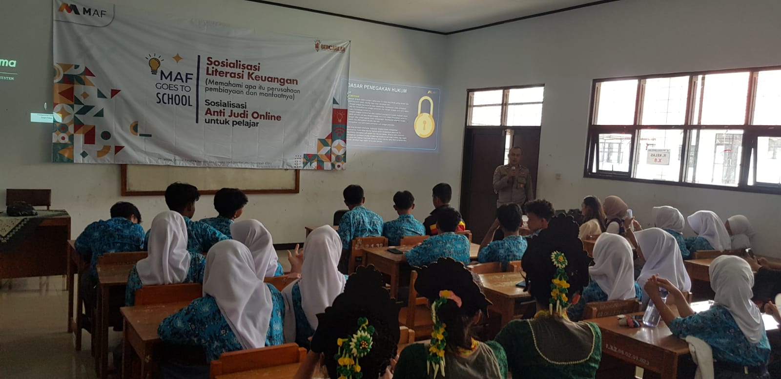 Polsek Samarang Berikan Sosialisasi Bahaya Judi Online di SMAN 17 Garut