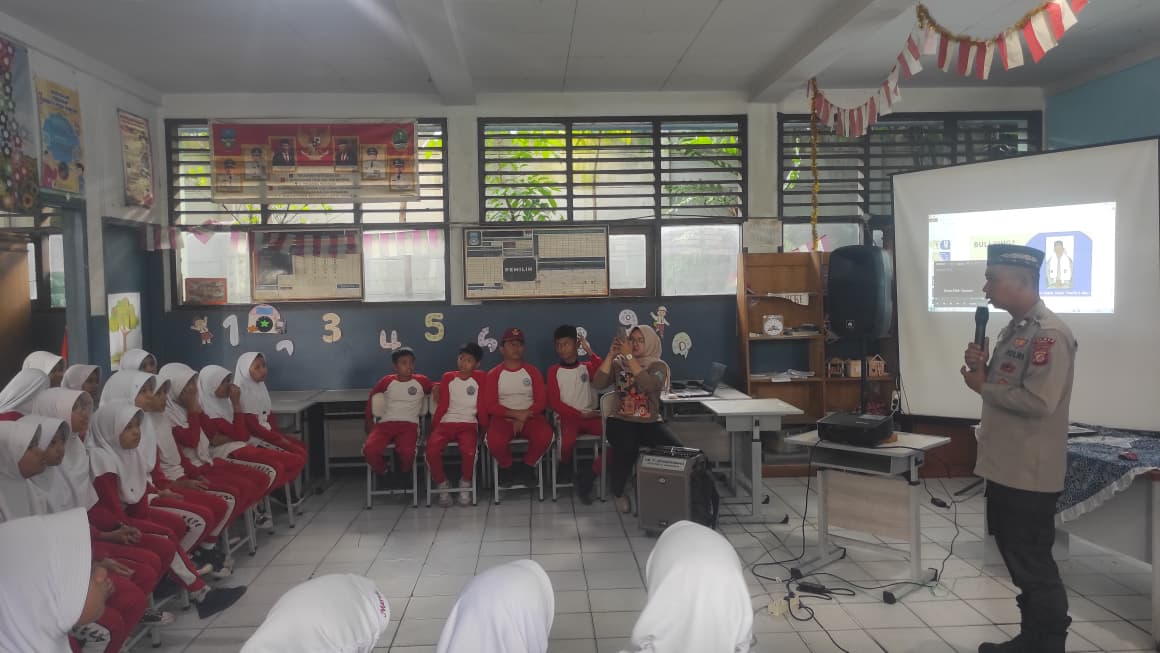 Sat Binmas Polres Garut Beri Penyuluhan Anti-Bullying di SDN 1 Jayaraga
