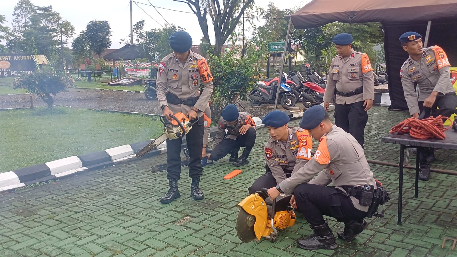 Tim SAR Kompi 3 Yon B Por Brimob Jabar Siaga Antisipasi Bencana Alam Di Musim Penghujan