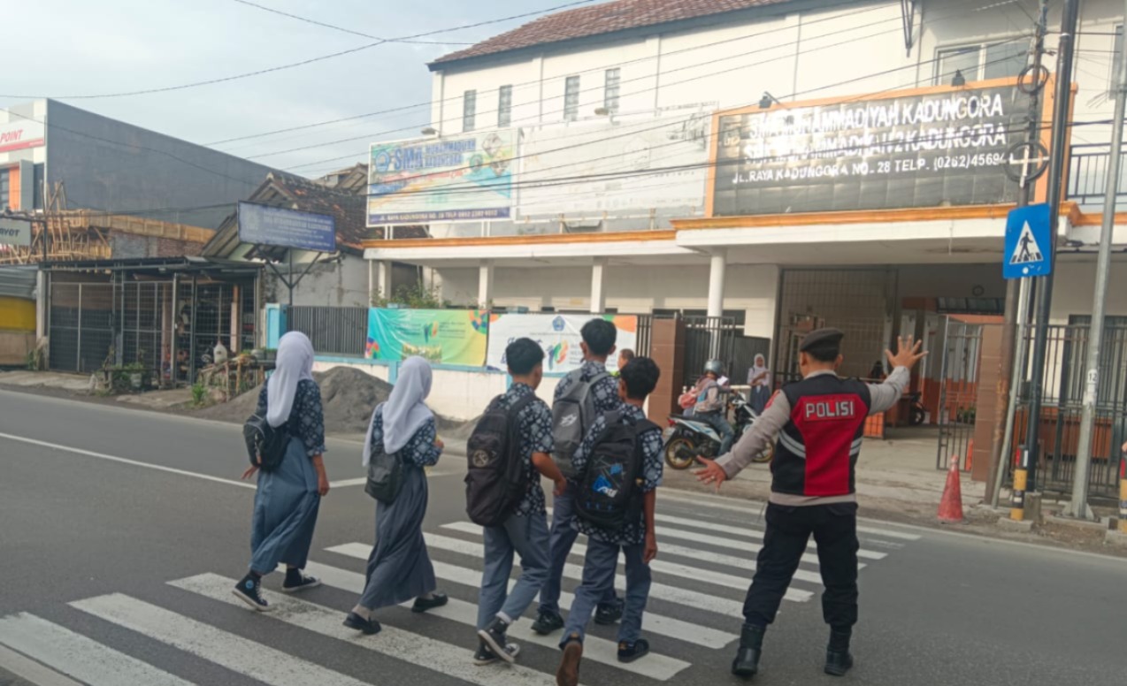 Gatur Pagi Serentak, Polres Garut Hadir di Tengah Masyarakat untuk Ciptakan Kamseltibcar