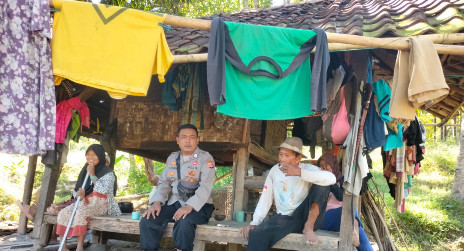 Polsek Pameungpeuk Laksanakan Patroli dan Sambang Warga Hingga ke Pelosok Desa