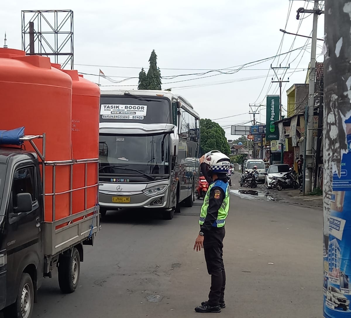 Hari Ke-5 Operasi Lilin Lodaya 2025, Polres Garut Laksanakan Lima Kali One Way