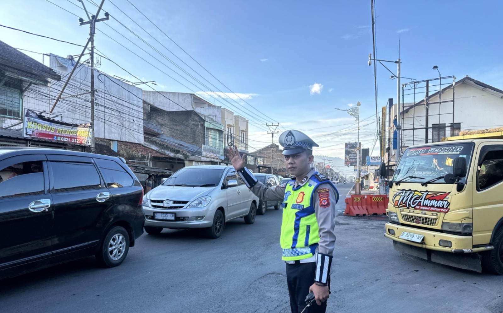 Arus Lalu Lintas Meningkat, Polres Garut Terapkan One Way dalam Rangka Operasi Lilin Lodaya 2025
