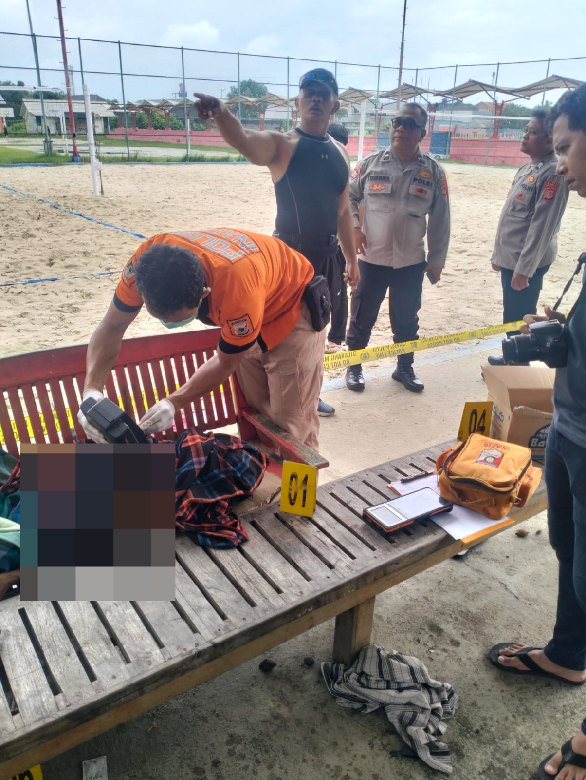 Polisi Tangani Penemuan Mayat di Lapangan Voli Sport Center Indramayu