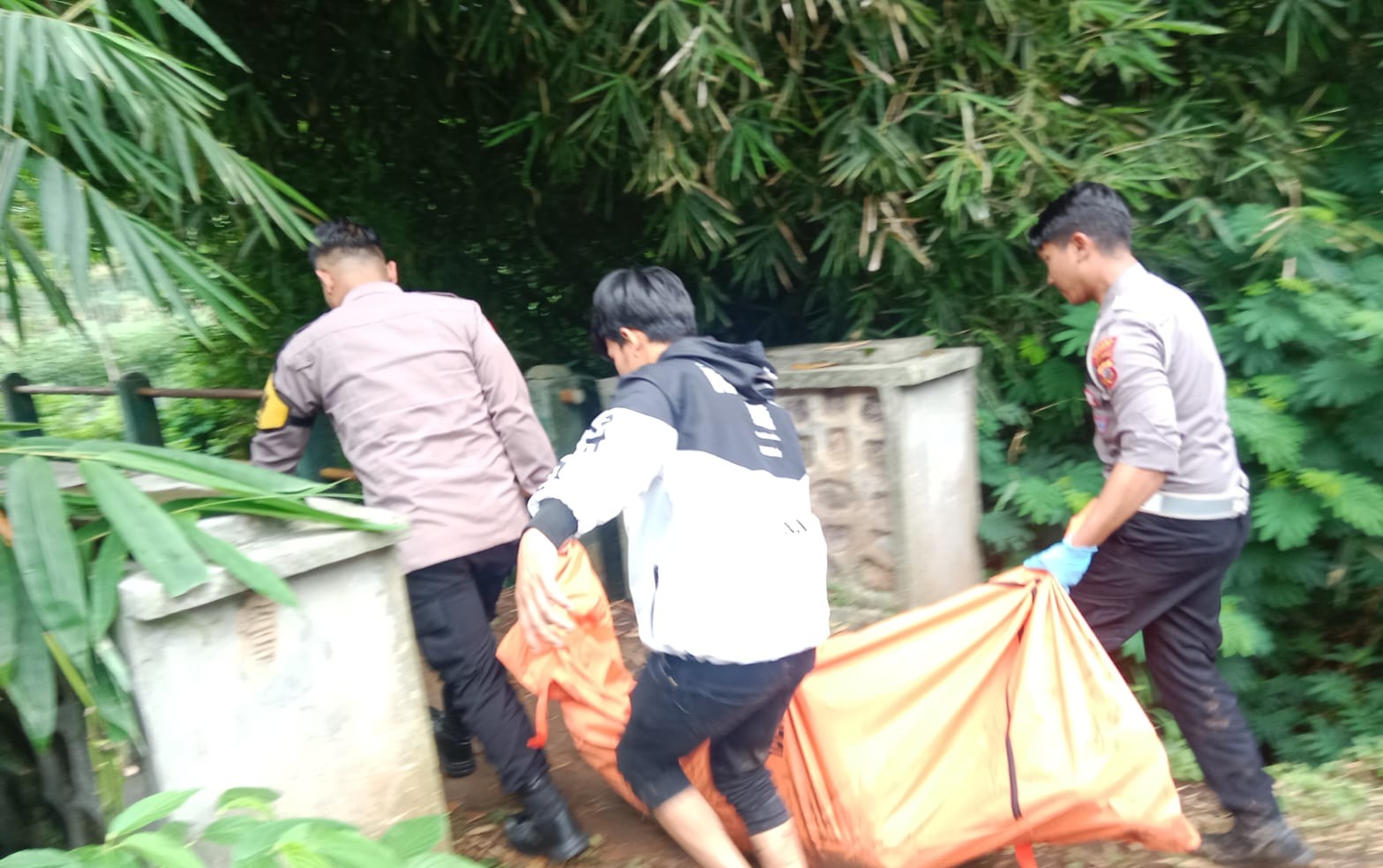 Polisi Evakuasi Temuan Mayat Tanpa Identitas