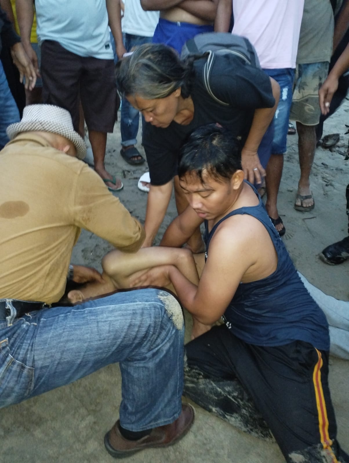 Aksi Heroik Polisi Terjang Ombak Pantai Selatan, Evakuasi Dua Wisatawan Tenggelam