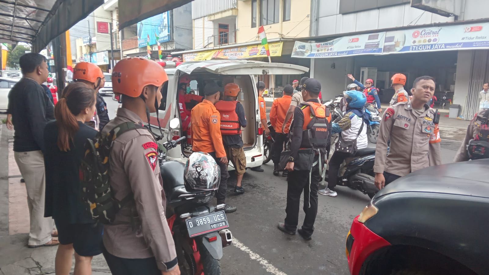 Tim SAR Gabungan Temukan Korban Hanyut di Sungai Cimanuk