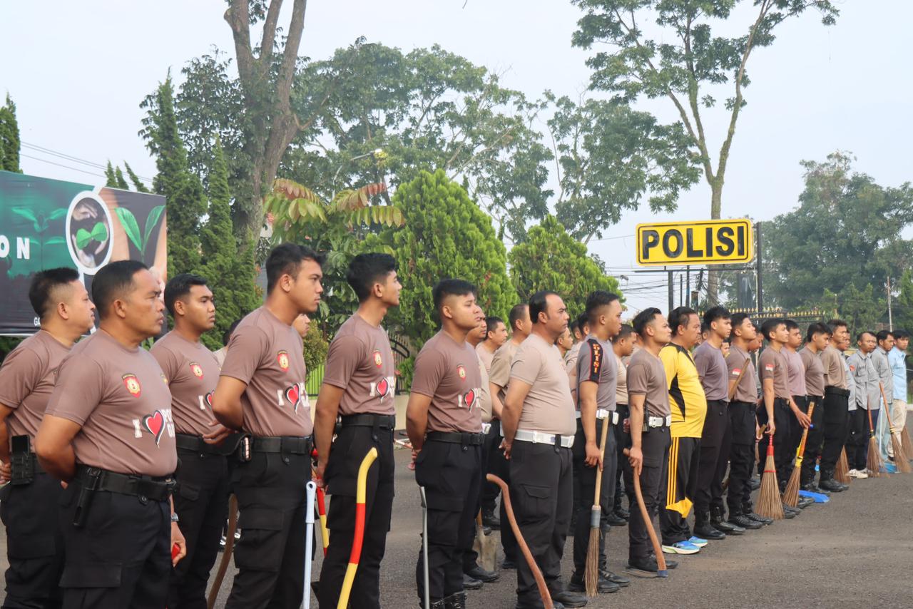 Polres Garut Gelar Korve Bersama, Wujudkan Lingkungan Bersih dan Perkuat Soliditas Personel