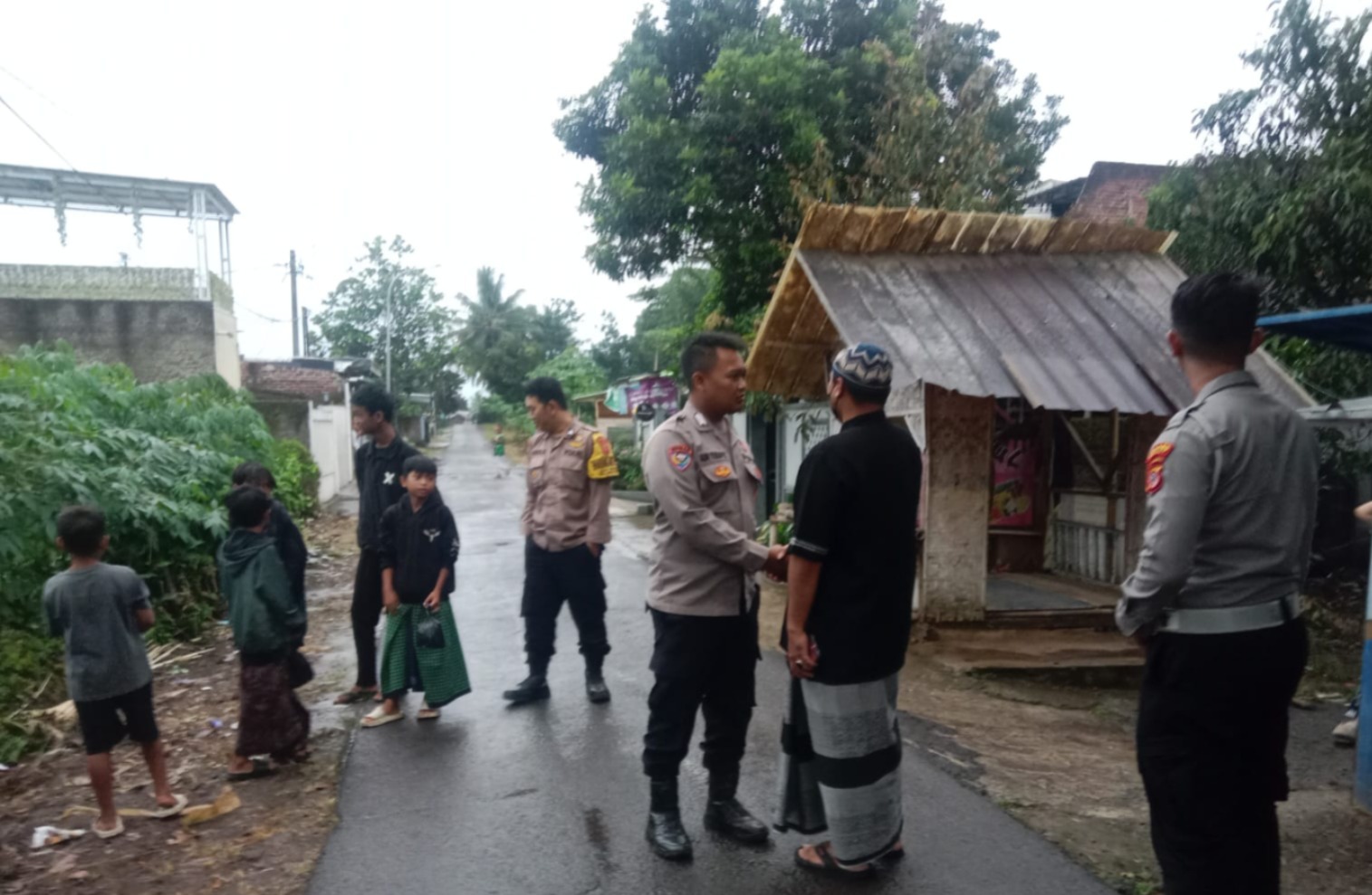 Bhabinkamtibmas Sukaratu Ajak Warga Stop Petasan dan Jaga Kamtibmas