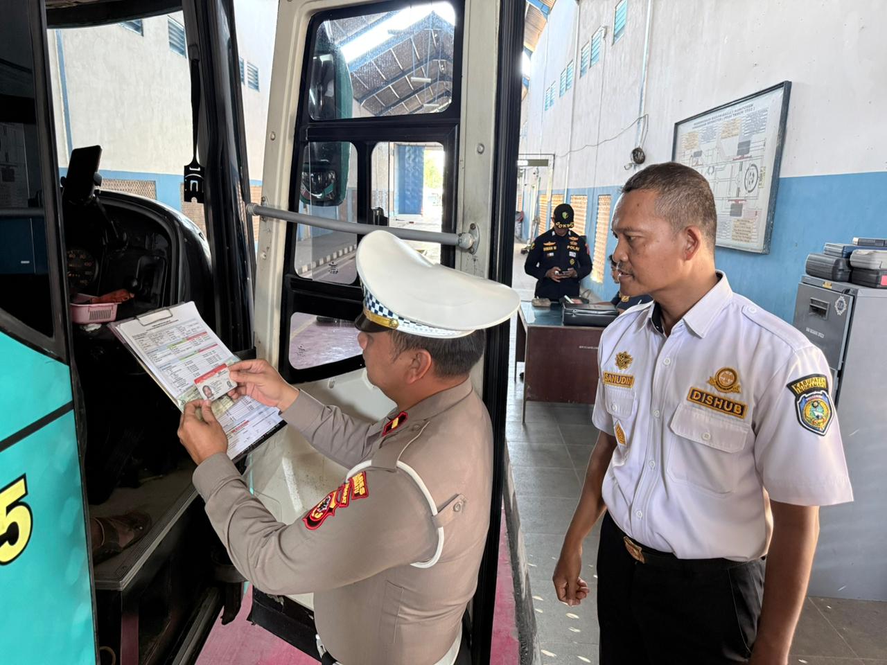 Polisi Pastikan Kelaikan Armada Bus Jamaah Haji Melalui Ramp Check