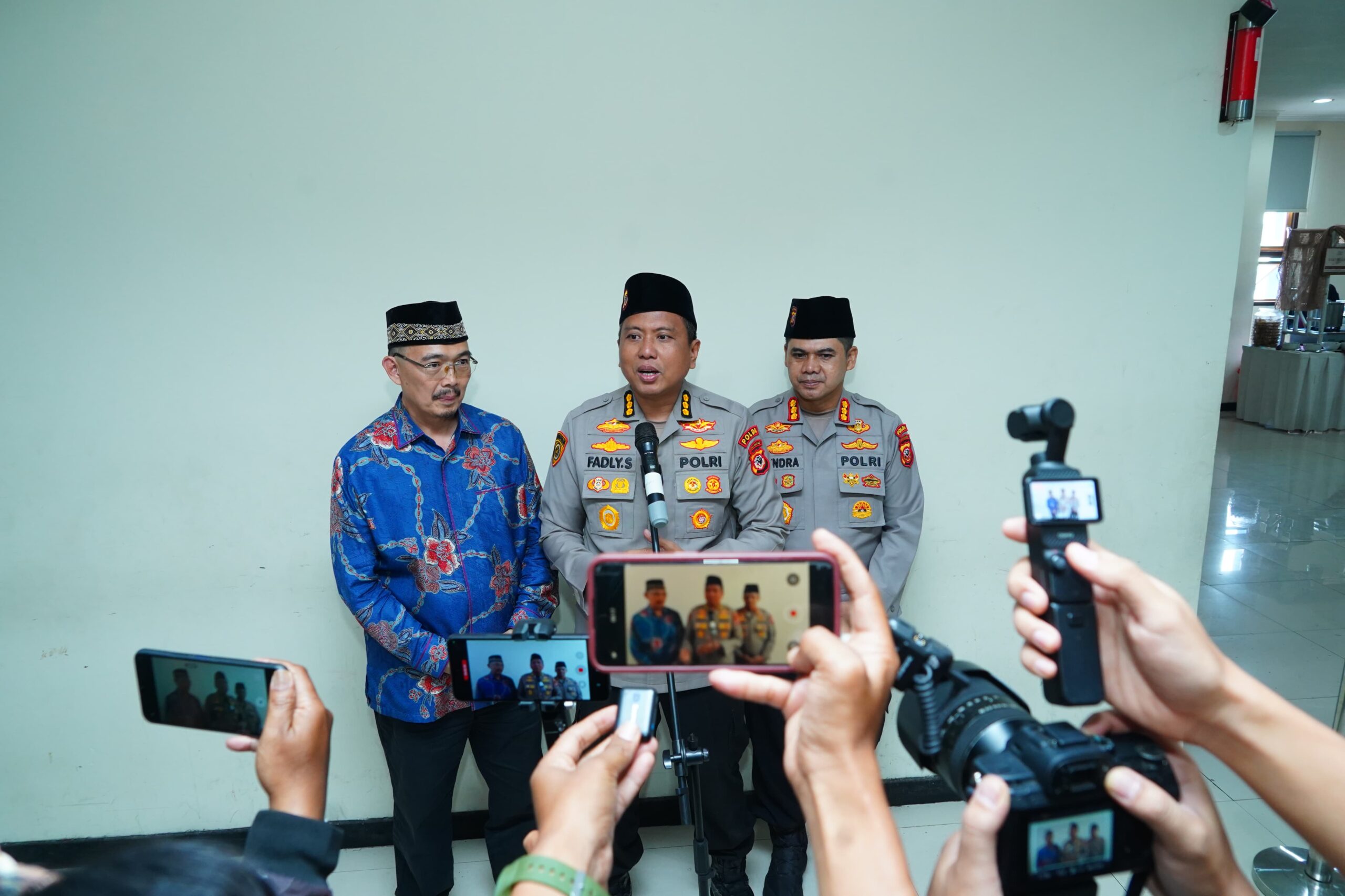 Polda Jabar Lepas 135 Calon Jemaah Haji, Karo SDM : Bekal Spiritual Perkuat Profesionalisme Polri