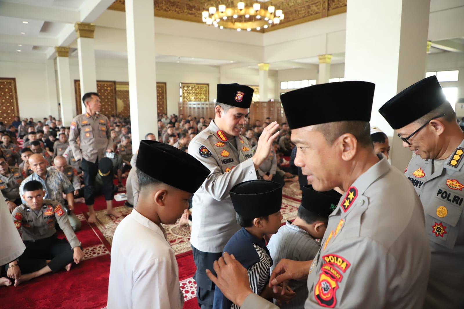 POLDA JABAR GELAR DOA BERSAMA DAN DZIKIR ISTIGHOSAH JELANG MAY DAY
