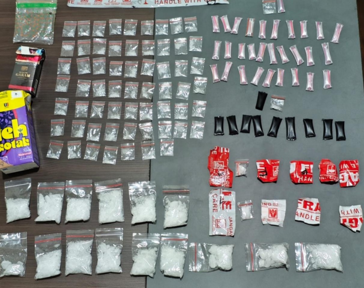 Kurir Sabu Diciduk Polisi Ratusan Paket Siap Edar Diamankan Polisi‎