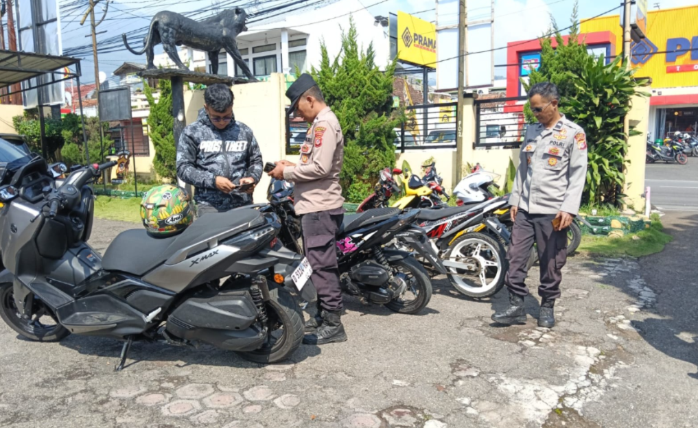 Polsek Leles Gencar Tertibkan Knalpot Brong, 6 Kendaraan Diamankan