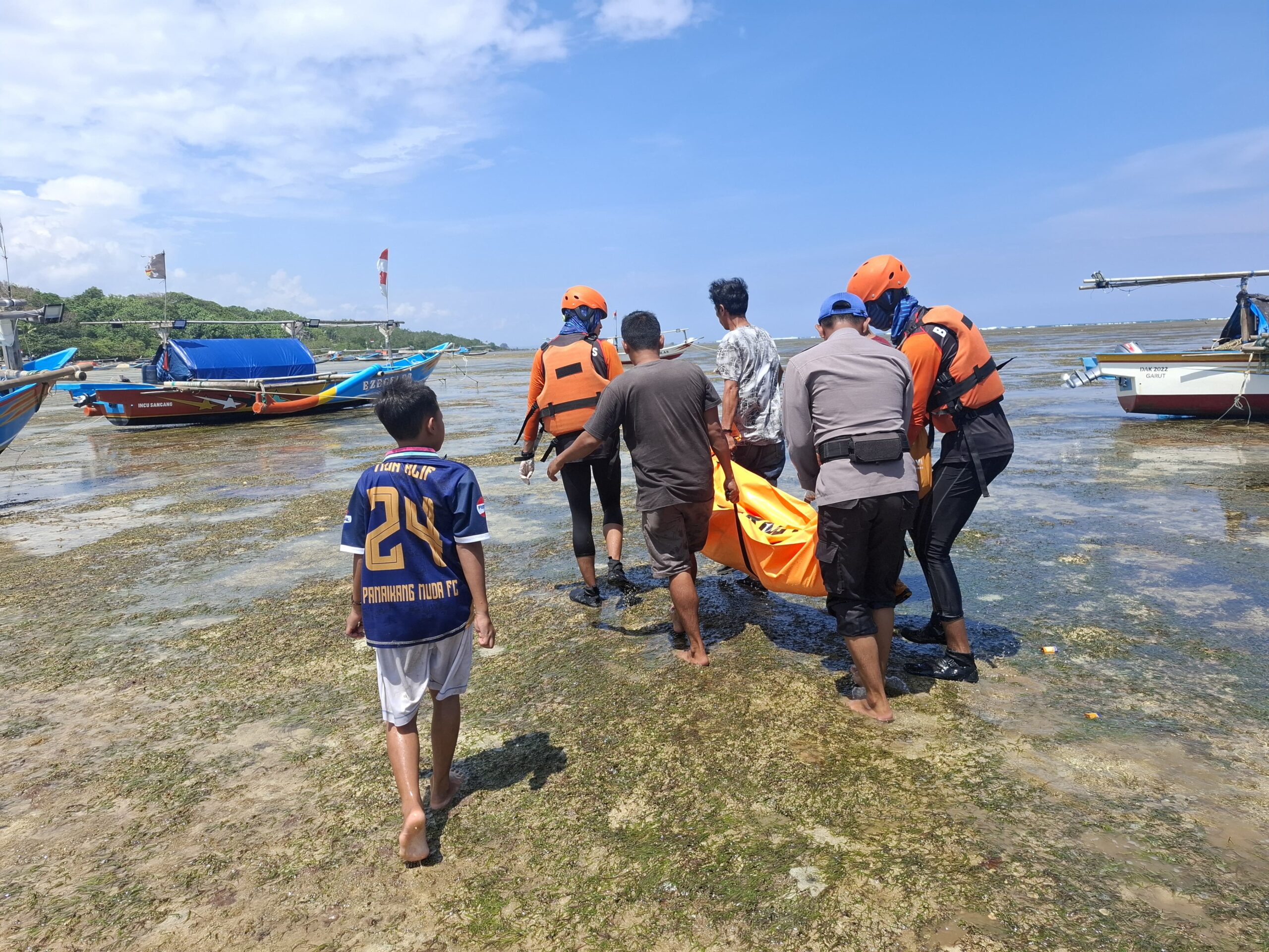 Sat Polairud dan Tim SAR Gabungan Temukan Nelayan Yang Hilang