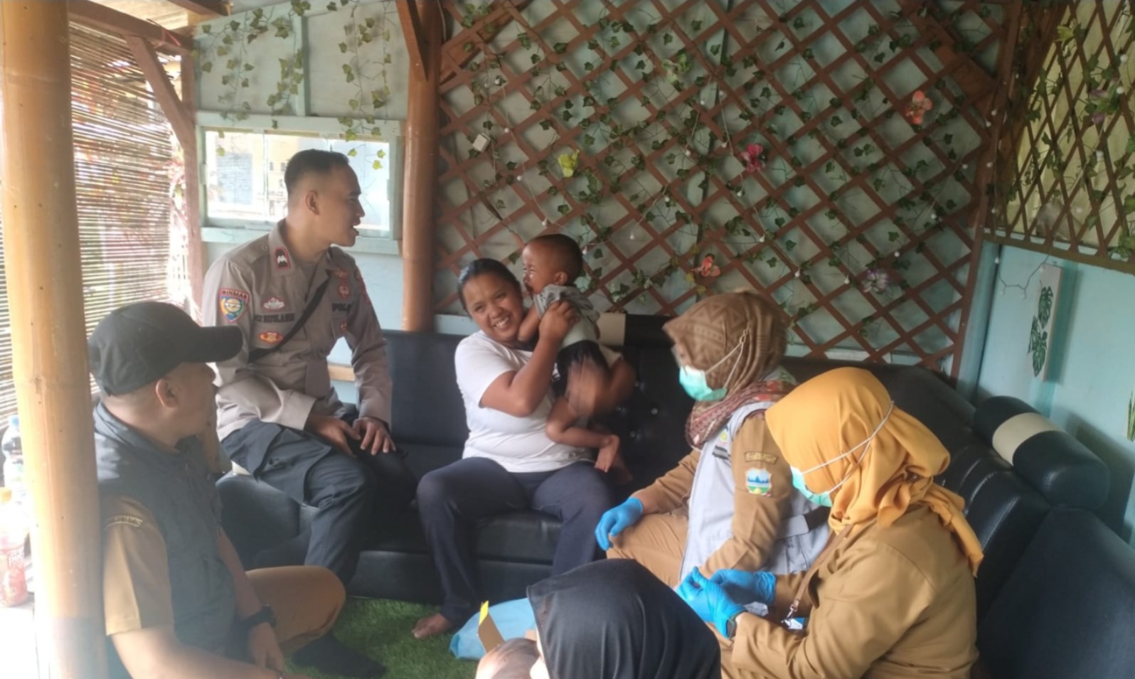 Cegah KLB Campak, Polres Garut Monitoring Serentak Imunisasi Campak (ORI) Melalui Seluruh Jajaran Polsek