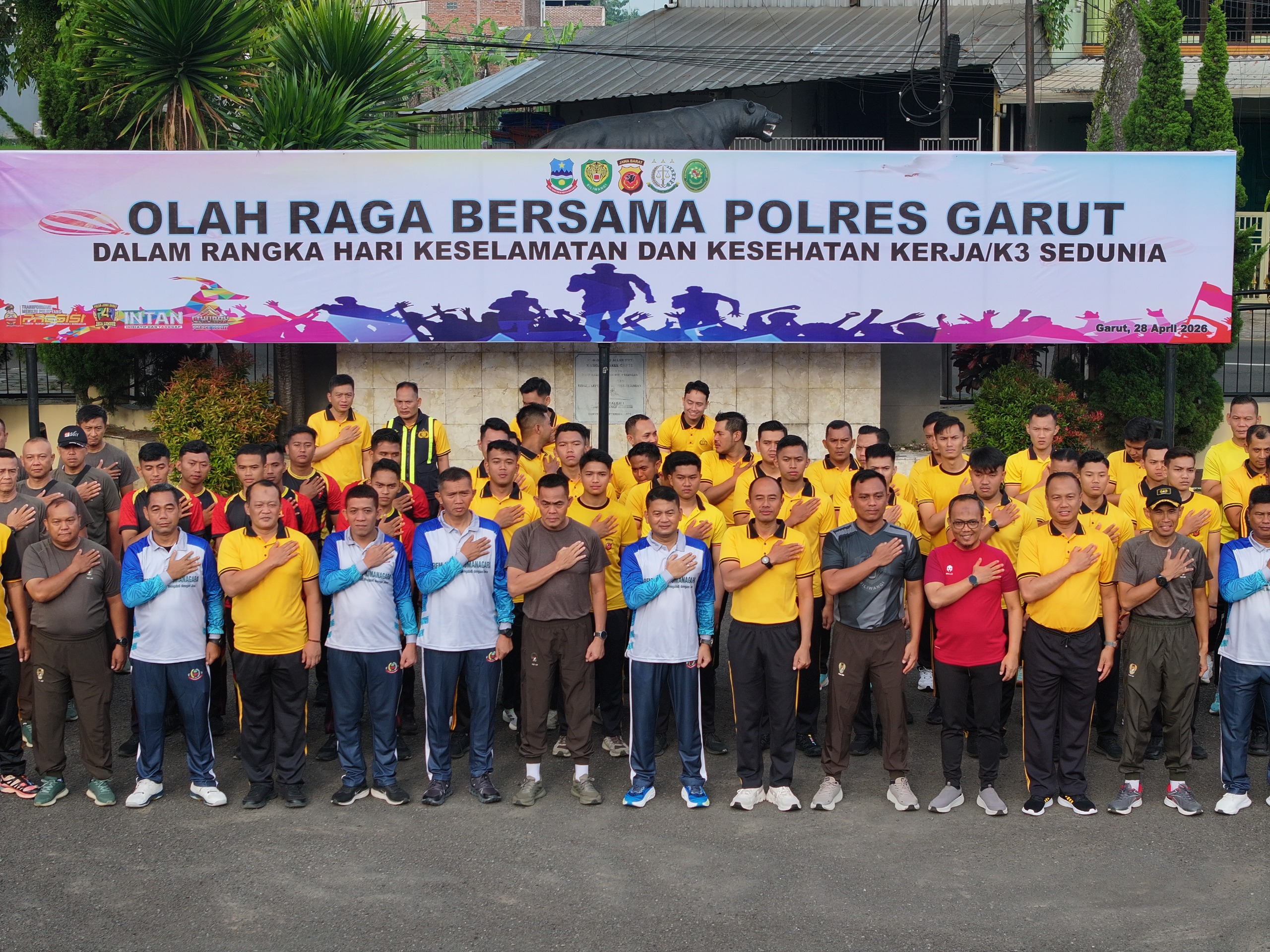 Polres Garut Gelar Olahraga Bersama TNI, Polri dan Pemda dalam Rangka Hari K3 Sedunia