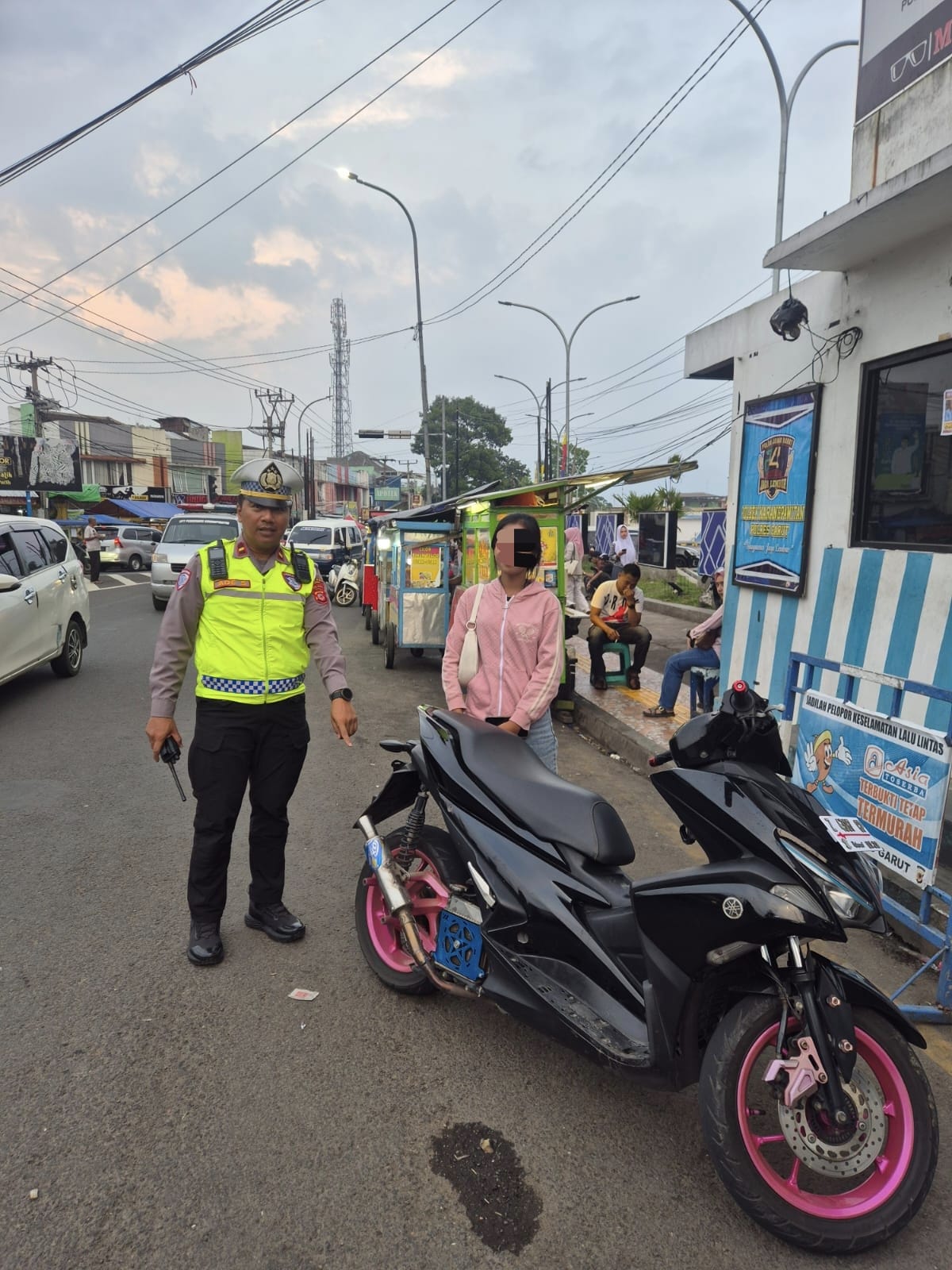 Satlantas Polres Garut Tindak Tegas Knalpot Brong, 10 Motor Diamankan dalam Razia Siang Hari Satlantas Polres Garut Tindak Tegas Knalpot Brong, 10 Motor Diamankan dalam Razia Siang Hari