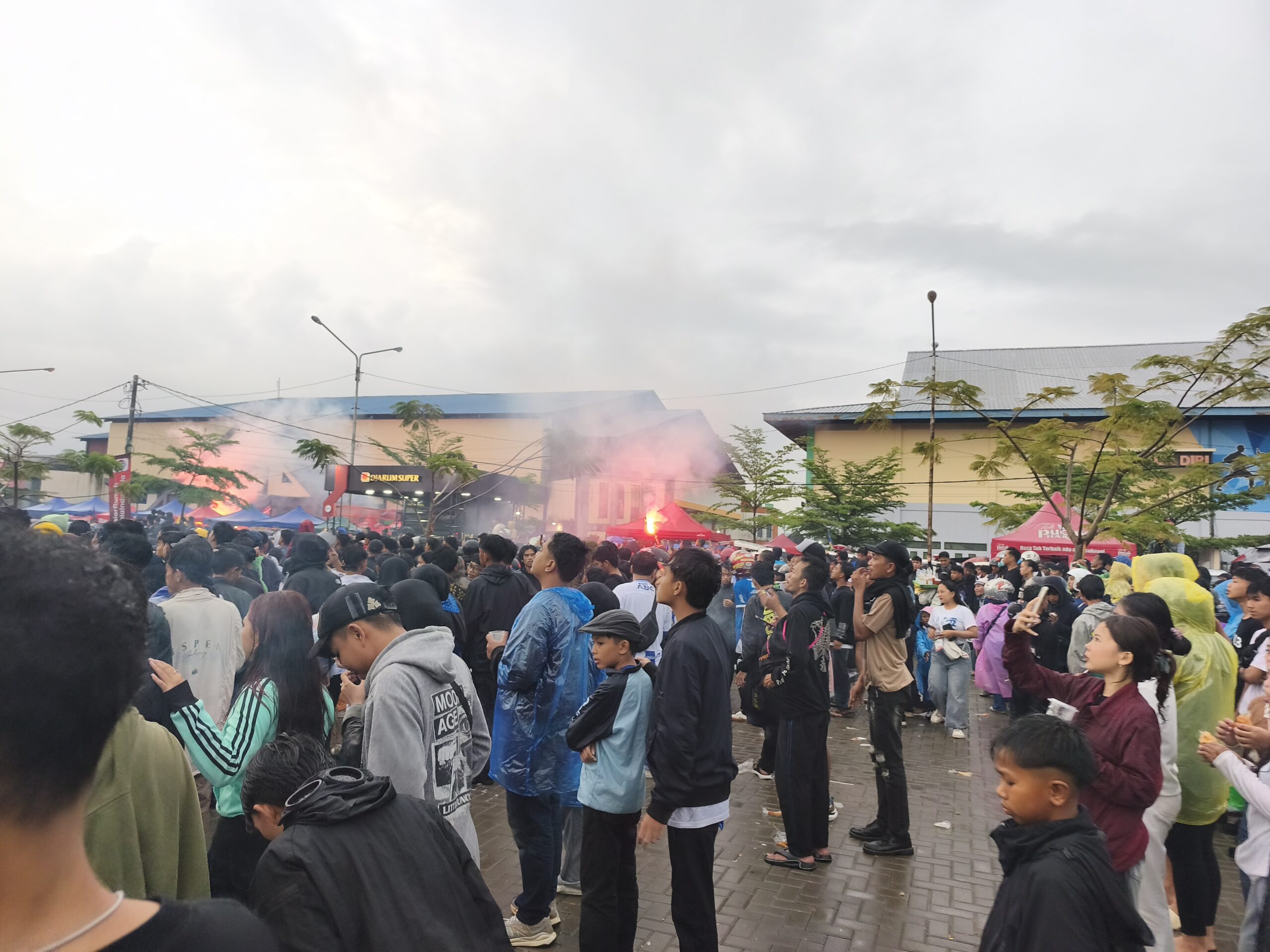 Jelang Laga Persib VS Persijap di GBLA, Polisi Sita 310 Barang Berbahaya dari Area Stadion Jelang Laga Persib VS Persijap di GBLA, Polisi Sita 310 Barang Berbahaya dari Area Stadion