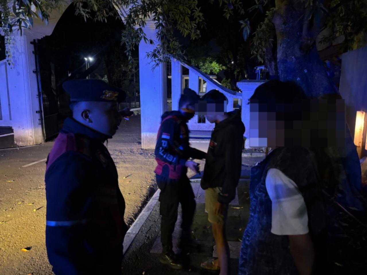 Patroli Sat Samapta Polres Garut Amankan Dua Remaja Konsumsi Miras di Kawasan Pendopo