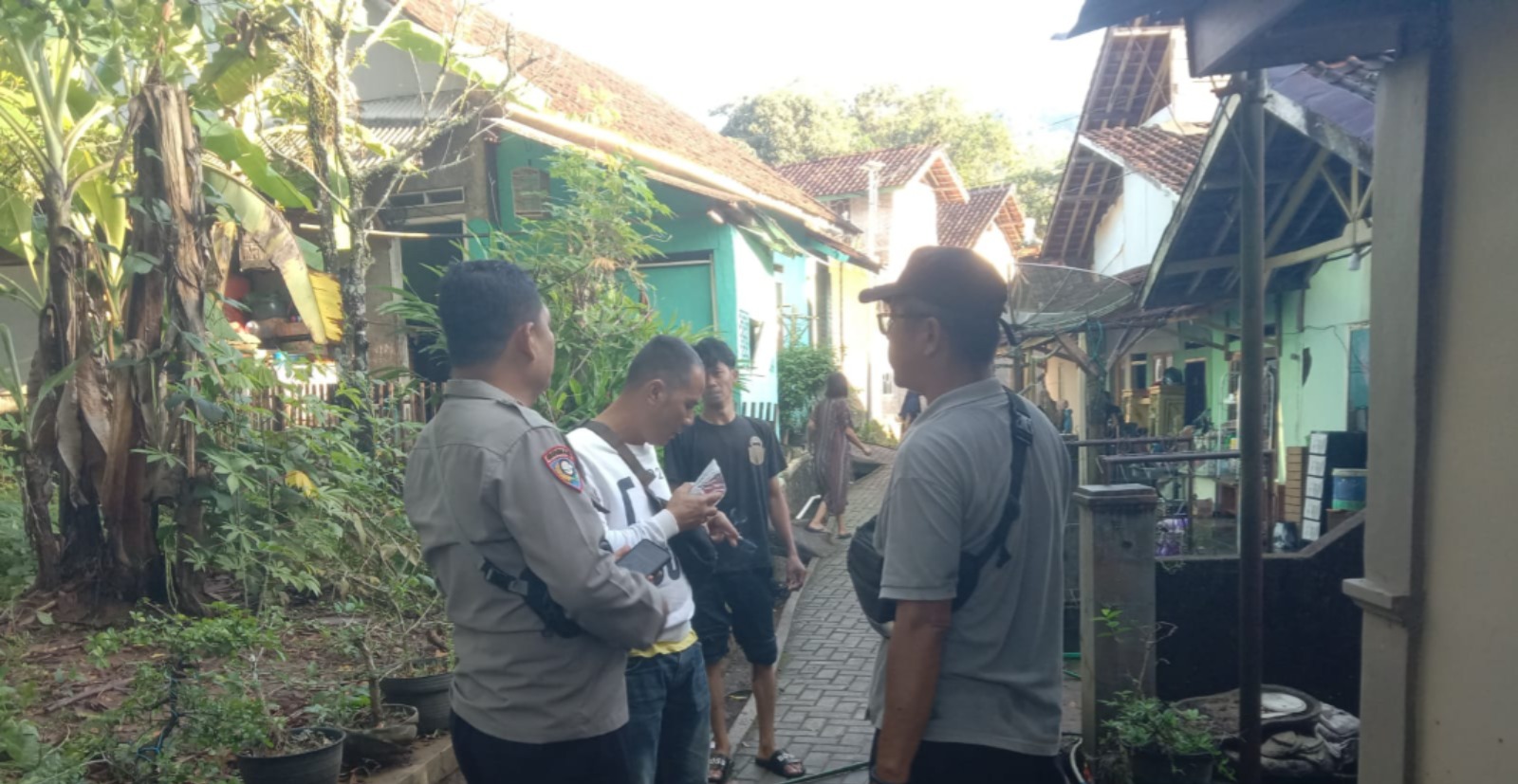 Diduga Korsleting Listrik, Rumah Guru PPPK di Cisompet Hangus Terbakar Saat Subuh Diduga Korsleting Listrik, Rumah Guru PPPK di Cisompet Hangus Terbakar Saat Subuh