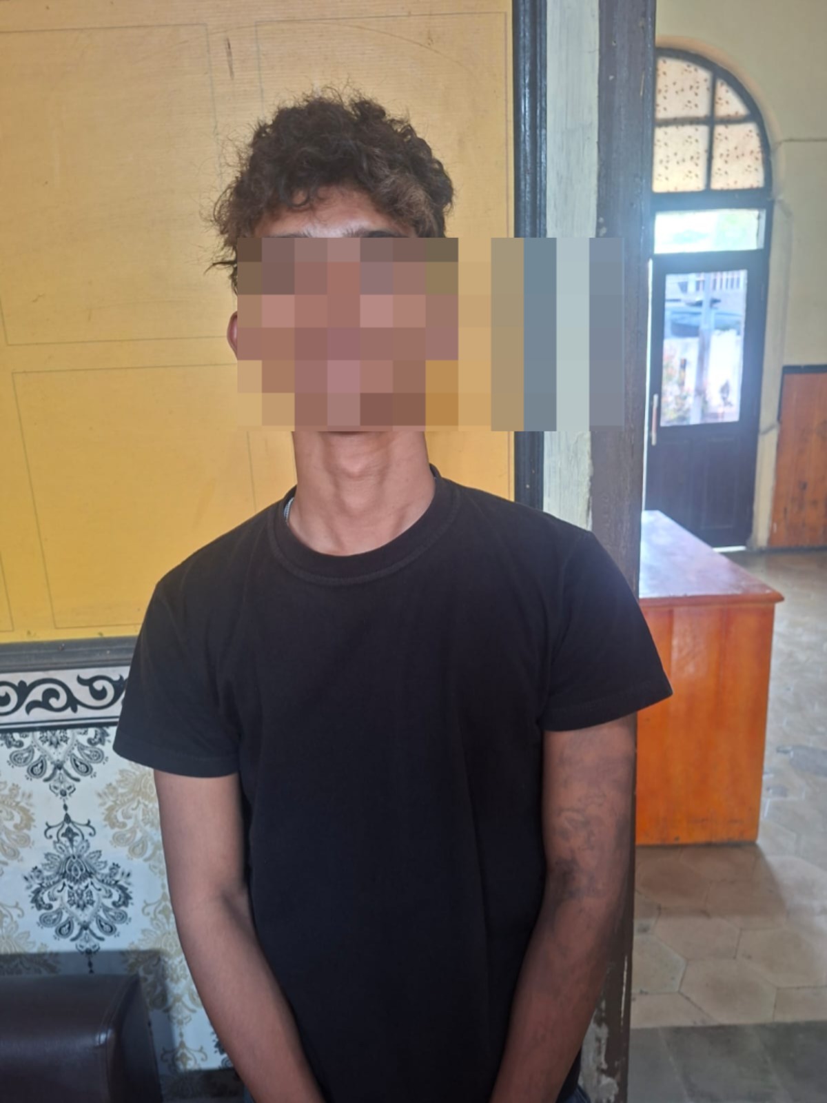 Patroli Berbuah Hasil, Polisi Amankan Pengedar Obat Keras Terbatas Beserta Ratusan Butir Obat Terlarang Patroli Berbuah Hasil, Polisi Amankan Pengedar Obat Keras Terbatas Beserta Ratusan Butir Obat Terlarang
