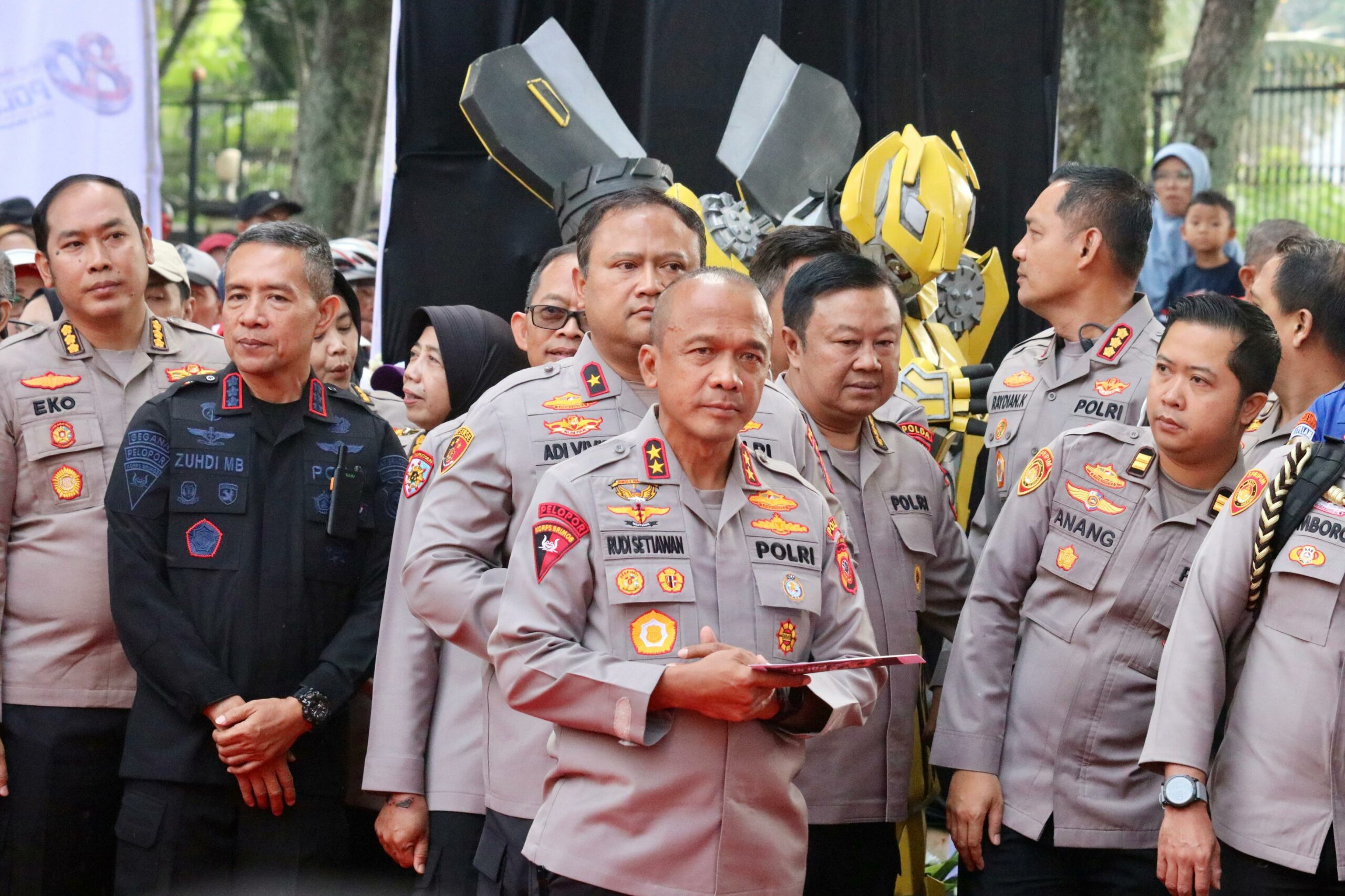 Kapolda Jabar Buka Bazar UMKM dan Pasar Rakyat Hari Bhayangkara ke-80