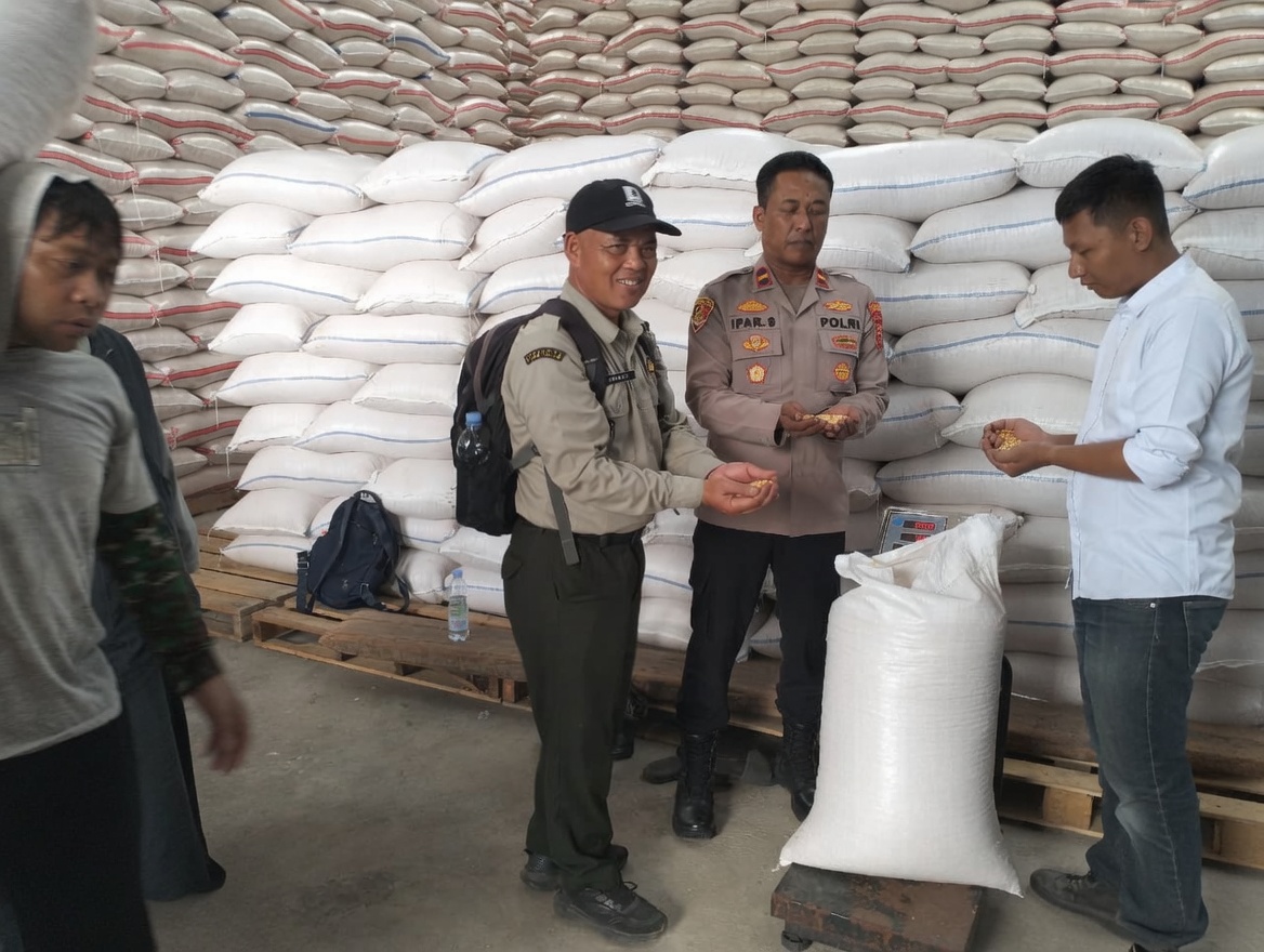 Polsek Banjarwangi Dukung Ketahanan Pangan Nasional, 2,5 Ton Jagung Hasil Panen Raya Diserap Bulog Garut