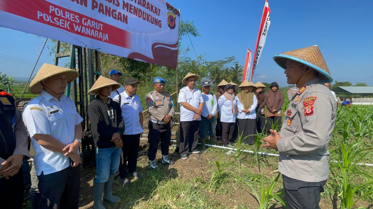 Polri Hadir Untuk Ketahanan Pangan, Polres Garut Bor Sumur Artesis Di Lahan Pertanian Polri Hadir Untuk Ketahanan Pangan, Polres Garut Bor Sumur Artesis Di Lahan Pertanian