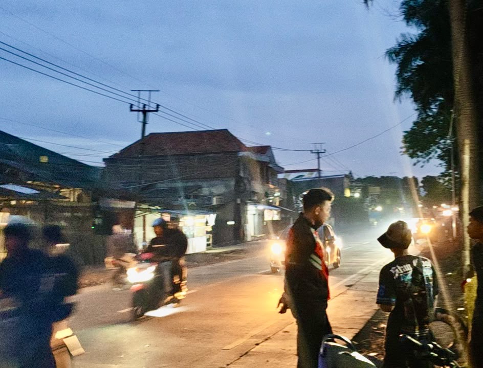 Aksi Cepat Polisi Cegah Potensi Gangguan Kamtibmas, Pemuda Diduga Bawa Sajam Diamankan. Aksi Cepat Polisi Cegah Potensi Gangguan Kamtibmas, Pemuda Diduga Bawa Sajam Diamankan.